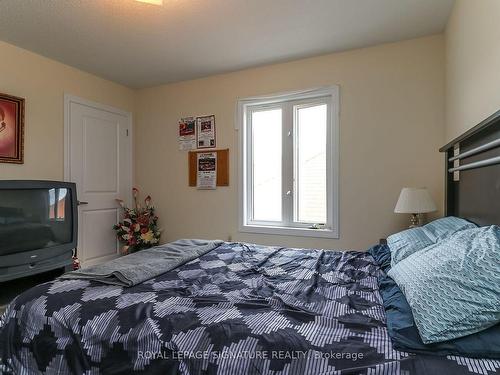 48 Allegra Dr, Wasaga Beach, ON - Indoor Photo Showing Bedroom