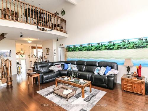 48 Allegra Dr, Wasaga Beach, ON - Indoor Photo Showing Living Room