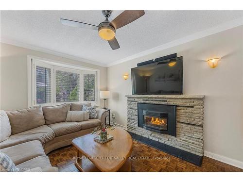 32 Parkview Pl, Brampton, ON - Indoor Photo Showing Living Room With Fireplace