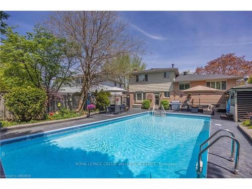 32 Parkview Pl, Brampton, ON - Outdoor With In Ground Pool With Backyard With Exterior