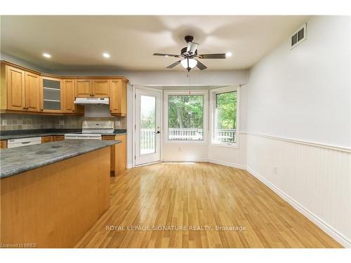 Main-1463 River Rd W, Wasaga Beach, ON - Indoor Photo Showing Kitchen