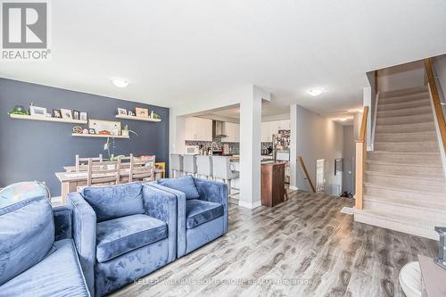 124 Summit Ridge Drive, Guelph (Grange Hill East), ON - Indoor Photo Showing Living Room