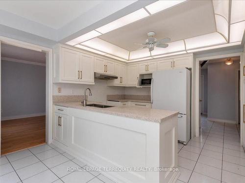 87 Arthur Ave, Barrie, ON - Indoor Photo Showing Kitchen
