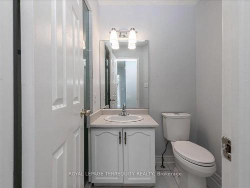 87 Arthur Ave, Barrie, ON - Indoor Photo Showing Bathroom
