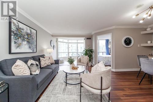 1905 - 115 Hillcrest Avenue, Mississauga, ON - Indoor Photo Showing Living Room