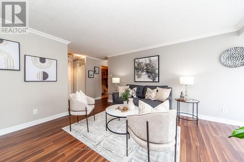 1905 - 115 Hillcrest Avenue, Mississauga, ON - Indoor Photo Showing Living Room