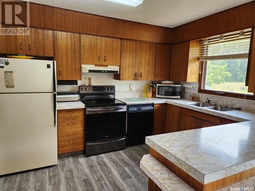 Leniuk Acreage, Nipawin Rm No. 487, SK - Indoor Photo Showing Kitchen With Double Sink