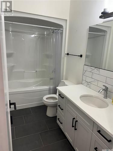 9 Miller Drive, Calder Rm No. 241, SK - Indoor Photo Showing Bathroom