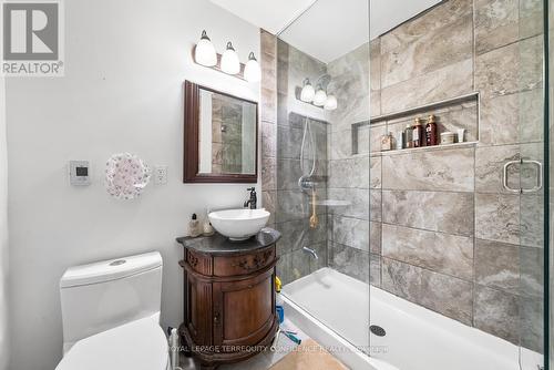 40 Larkfield Drive, Toronto, ON - Indoor Photo Showing Bathroom