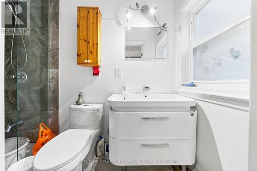 40 Larkfield Drive, Toronto, ON - Indoor Photo Showing Bathroom