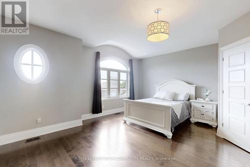 1810 Woodview Avenue, Pickering, ON - Indoor Photo Showing Bedroom