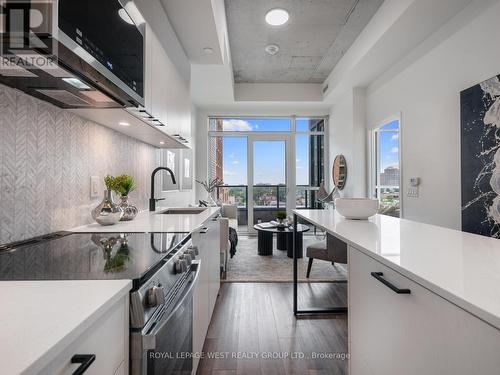 713 - 1808 St Clair Avenue W, Toronto W03, ON - Indoor Photo Showing Kitchen With Upgraded Kitchen