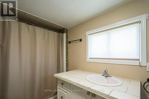 262 South Trent Street, Quinte West, ON - Indoor Photo Showing Bathroom