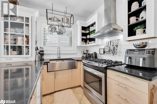 125 Dufferin Avenue, Belleville, ON - Indoor Photo Showing Kitchen With Double Sink