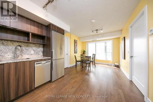 2801 - 7 Mabelle Avenue, Toronto (Islington-City Centre West), ON - Indoor Photo Showing Kitchen With Upgraded Kitchen