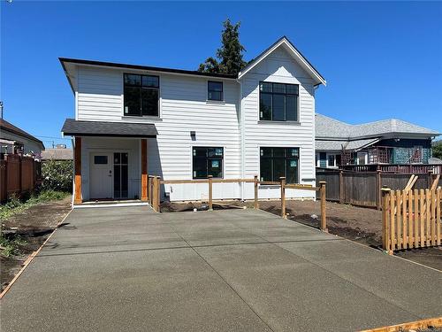 B-381 13Th St, Courtenay, BC - Outdoor