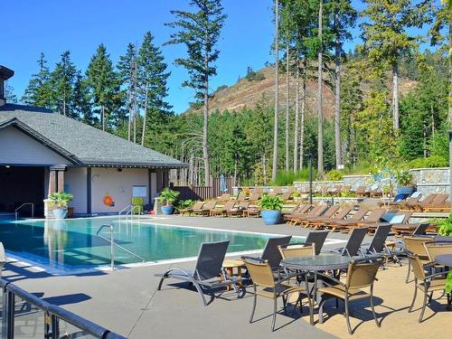 113/115 D-1376 Lynburne Pl, Langford, BC - Outdoor With In Ground Pool