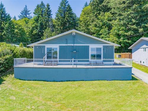 795/797/799 Dogwood Rd, Nanaimo, BC - Outdoor With Above Ground Pool With Deck Patio Veranda