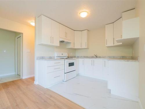 795/797/799 Dogwood Rd, Nanaimo, BC - Indoor Photo Showing Kitchen