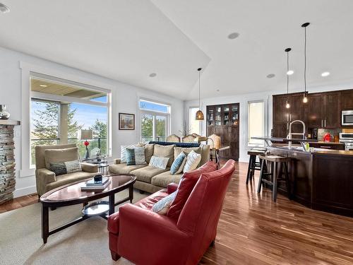 1831 Primrose Cres, Kamloops, BC - Indoor Photo Showing Living Room