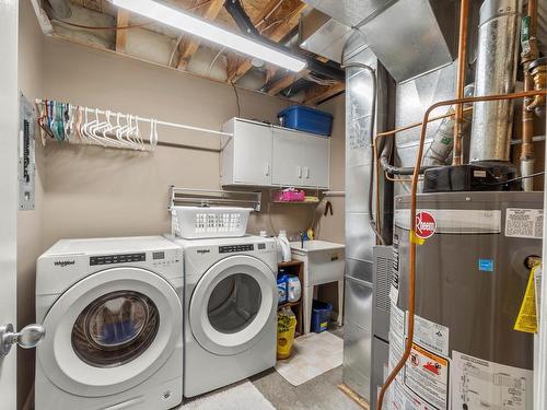 1260 Raven Drive, Kamloops, BC - Indoor Photo Showing Laundry Room
