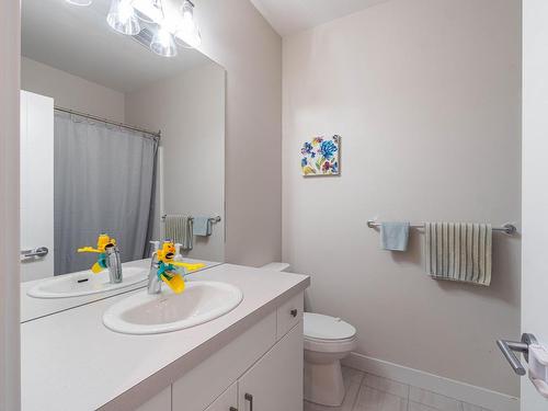 124-2045 Stagecoach Drive, Kamloops, BC - Indoor Photo Showing Bathroom