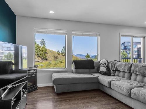 103-1850 Hugh Allan Drive, Kamloops, BC - Indoor Photo Showing Kitchen With Stainless Steel Kitchen