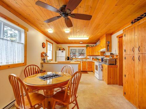 4994 Ian Ave, Port Alberni, BC - Indoor Photo Showing Dining Room