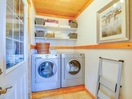 4994 Ian Ave, Port Alberni, BC - Indoor Photo Showing Laundry Room