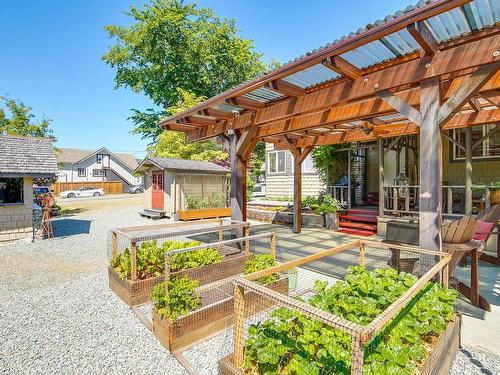 4994 Ian Ave, Port Alberni, BC - Outdoor With Deck Patio Veranda