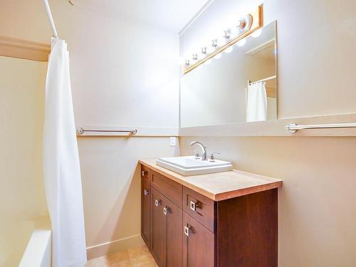 4994 Ian Ave, Port Alberni, BC - Indoor Photo Showing Bathroom