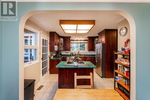 6966 Gladstone Place, Prince George, BC - Indoor Photo Showing Kitchen