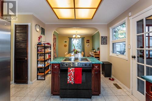 6966 Gladstone Place, Prince George, BC - Indoor Photo Showing Kitchen With Double Sink