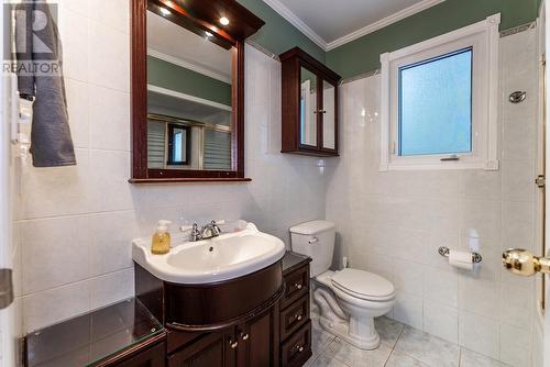 6966 Gladstone Place, Prince George, BC - Indoor Photo Showing Bathroom