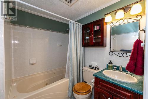 6966 Gladstone Place, Prince George, BC - Indoor Photo Showing Bathroom