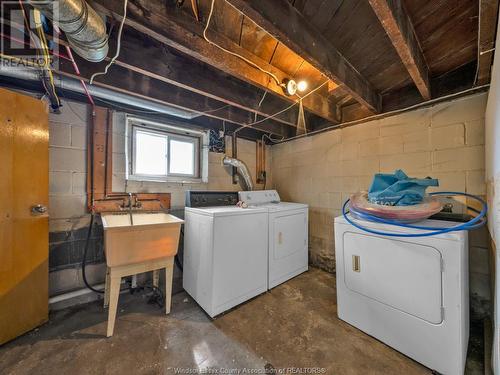 729 Campbell Avenue, Windsor, ON - Indoor Photo Showing Laundry Room