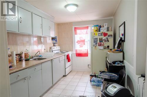 1531 Windsor Avenue, Windsor, ON - Indoor Photo Showing Kitchen