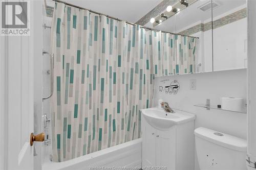 1535 Goyeau Street, Windsor, ON - Indoor Photo Showing Bathroom