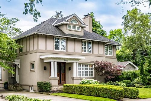 3014 Balmoral Avenue, Burlington, ON - Outdoor With Facade