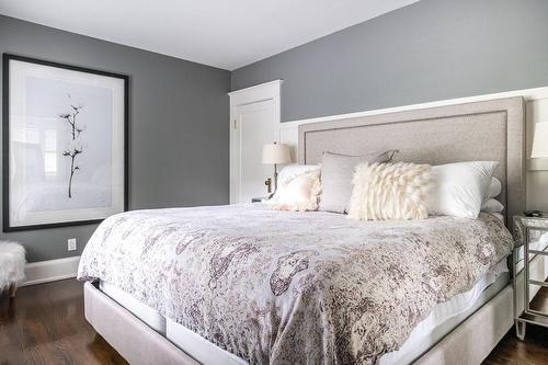 3014 Balmoral Avenue, Burlington, ON - Indoor Photo Showing Bedroom