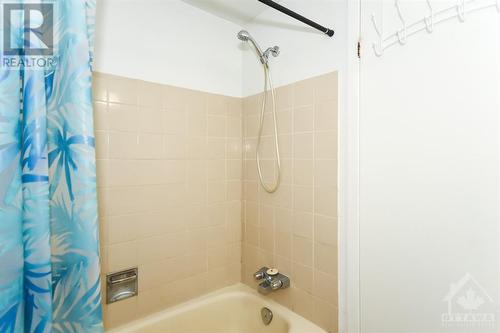 6354 Mary Jane Crescent, Ottawa, ON - Indoor Photo Showing Bathroom