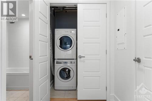 316 Bruyere Street Unit#302, Ottawa, ON - Indoor Photo Showing Laundry Room