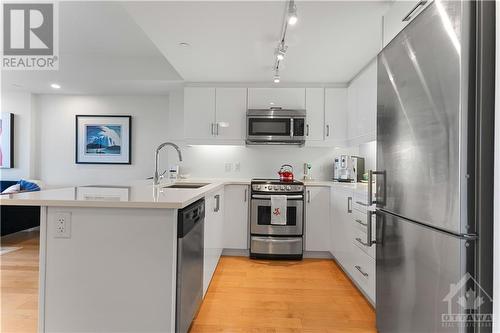 316 Bruyere Street Unit#302, Ottawa, ON - Indoor Photo Showing Kitchen With Upgraded Kitchen