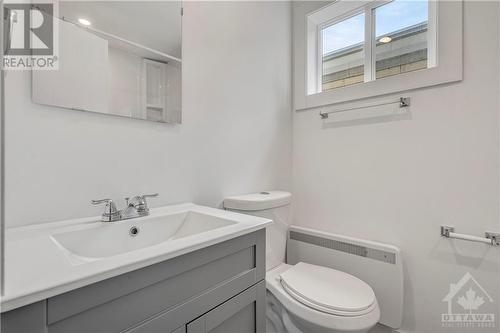 267 Michel Circle, Ottawa, ON - Indoor Photo Showing Bathroom