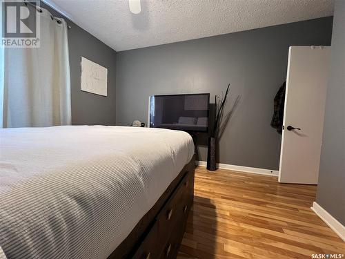 276 5Th Avenue Se, Swift Current, SK - Indoor Photo Showing Bedroom
