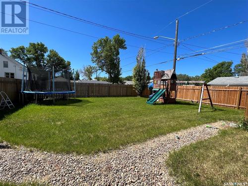 276 5Th Avenue Se, Swift Current, SK - Outdoor With Backyard