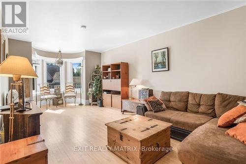 1050 King Street, Champlain, ON - Indoor Photo Showing Living Room