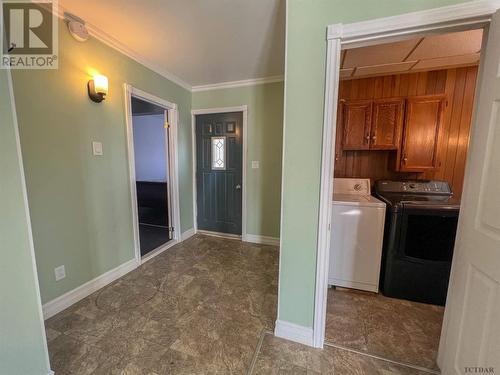 146 Main St, Iroquois Falls, ON - Indoor Photo Showing Laundry Room