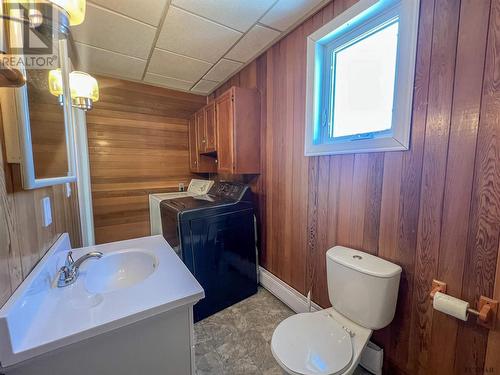 146 Main St, Iroquois Falls, ON - Indoor Photo Showing Bathroom