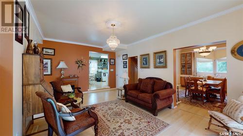 606 Mountain Street, Moosomin, SK - Indoor Photo Showing Living Room